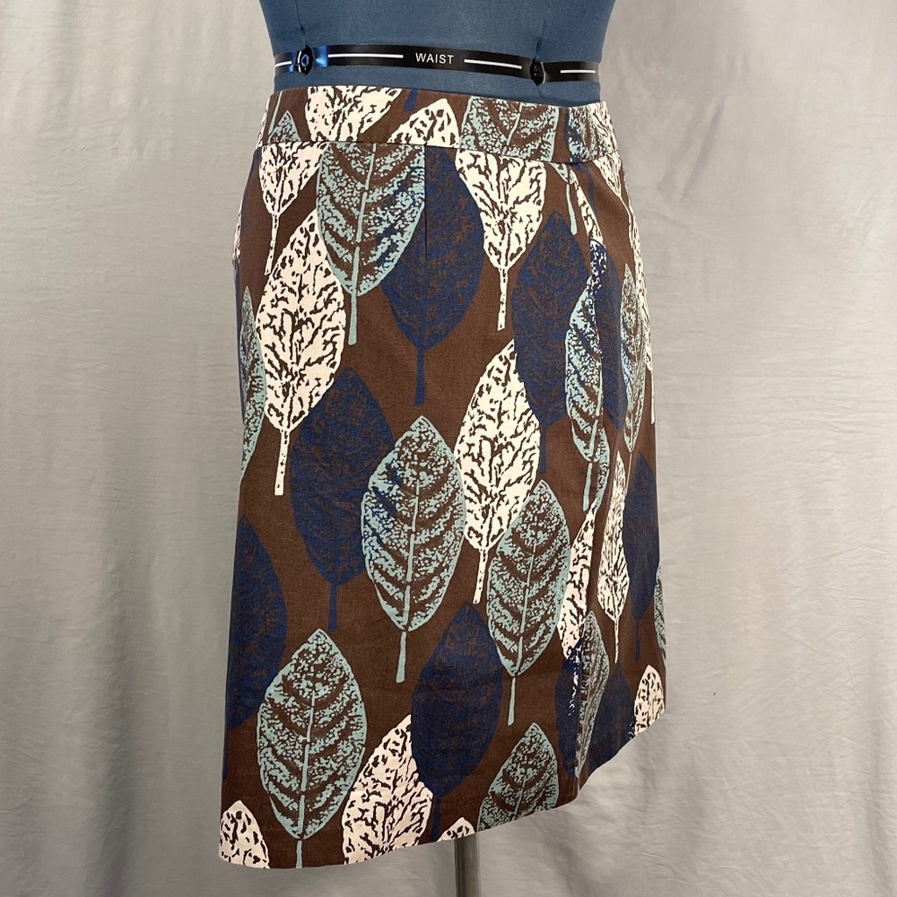 BODEN Skirt. Brown w/Blue & White Leaves